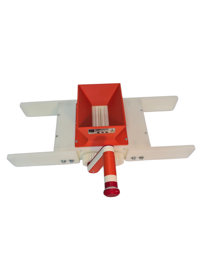 Manuel, Ayaklı ve Kanatlı Polietilen Üzüm Ezme-Patlatma Makinesi